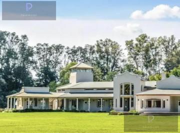 Terreno · 3000m² · Terreno en Carlos Keen
