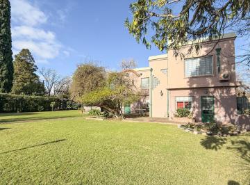 Casa · 200m² · 6 Ambientes · 1 Cochera · Casa de 6 Amb - Quincho - Pileta - Cancha Paddle