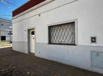 PH · 80m² · 3 Ambientes · 1 Cochera · Venta PH 3 Ambientes Al Frente Cochera V. Martelli