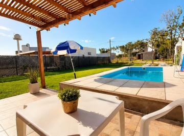 Casa de 2 ambientes, San Miguel del Monte · Casa con Pileta en Lugar Tranquilo Para Vivir