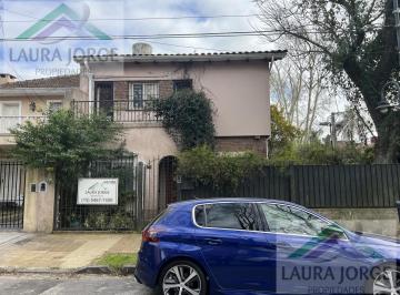 Casa · 220m² · 8 Ambientes · Casa a Refaccionar