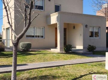 Casa de 6 ambientes, Maipú · Casa en Venta Apta Credito en Barrio Privado Viñas del Torreón