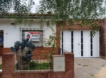 Casa de 5 ambientes, Recreo · Casa en Venta en El Centro de Recreo