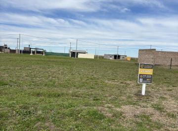 Terreno · 300m² · Venta - Lote en Barrio Las Moras 2 - Entrega U$d 8000 y Saldo en 24 Cuotas U$d 600