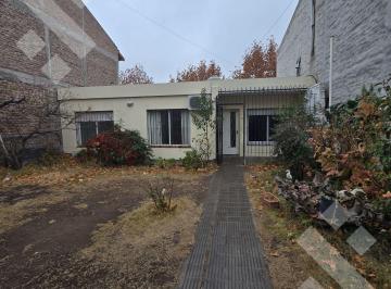 Casa · 101m² · 4 Dormitorios · 1 Cochera · Venta Casa Stefanelli 500 - Bº Área Centro Oeste - Neuquén Capital