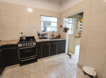 Casa de 5 ambientes, Tres de Febrero · Venta Vivienda Multifamiliar a Refaccionar 4 Dorm. Cochera Patio Terraza Ciudadela