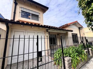 Casa de 5 ambientes, Vicente López · Excelente Chalet de 5 Ambientes, en El Corazón de Olivos Golf.