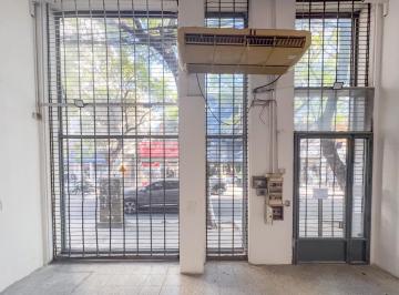 Local comercial · 278m² · 2 Ambientes · Local en Alquiler, Calle San Luis, 270 m², 4 Baños, Centro