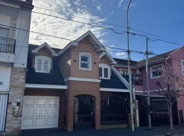 Casa de 5 ambientes, Berazategui · Chalet con 3 Habitaciones en Venta en Excelente Zona de Berazategui