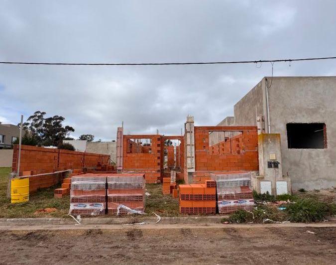 Casa · 143m² · 5 Ambientes · 1 Cochera