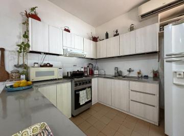 Casa · 164m² · 5 Ambientes · 2 Cocheras · Venta - Casa 5 Amb con Pileta en Boulogne