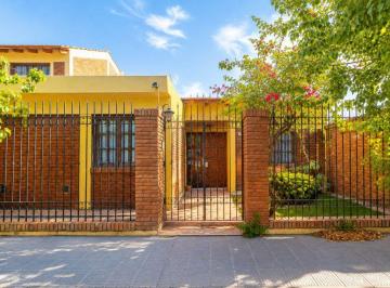 Casa de 6 ambientes, Nueva Ciudad · Casa en Venta C/ Cochera en Nueva Ciudad