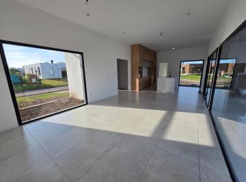 Casa · 145m² · 4 Ambientes · 1 Cochera · Casa en Venta 5 Ambientes Barrio Manuel Belgrano