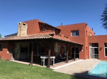 Casa · 320m² · 6 Ambientes · 3 Cocheras · Venta Casa 5 Dorms Barrio Villa Olivos Km 36