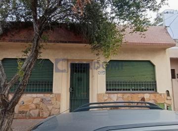 Terreno · 126m² · 4 Ambientes · Venta de Casa en Lanús Este de 4 Ambientes Sobre Lote de 211 m² Fot 2.5 en Inmejorable Ubicación