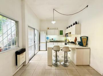 Casa · 192m² · 4 Ambientes · Casa a La Venta con Jardin en Victoria!