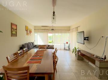 Casa · 134m² · 4 Ambientes · 2 Cocheras · Alquiler - Casa con Muebles en Barrio Privado Santa Guadalupe - Pilar del Este