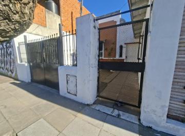Casa · 114m² · 3 Ambientes · 1 Cochera · Casa de 3 Ambientes en Venta - Ideal Para Refaccionar