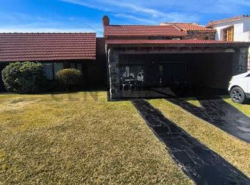 Casa · 485m² · 10 Ambientes · 1 Cochera · Casa de Categoria - Sobre Calle Luis de Tejeda - C/ Gran Renta Activa