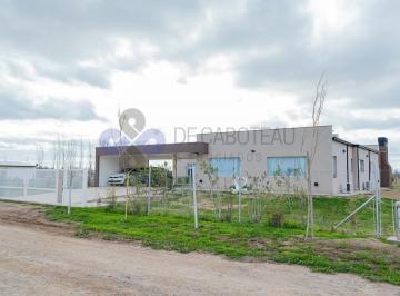 Casa · 270m² · 5 Ambientes · 5 Cocheras · Venta Casa Apto Credito Cipolletti