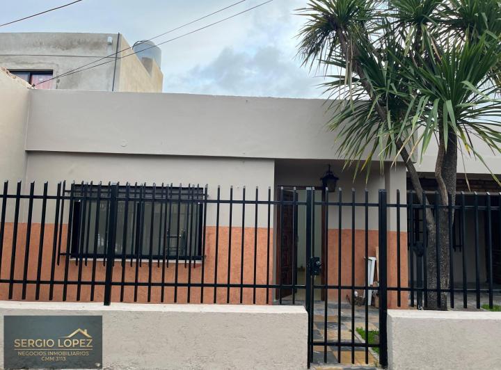 Casa · 100m² · 4 Ambientes · 1 Cochera