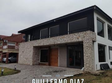 Casa · 300m² · 4 Ambientes · Casa en Boca Raton