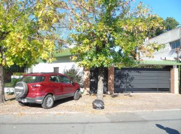 Casa · 260m² · 4 Ambientes · 2 Cocheras · Casa en Venta Gonnet Calle 493 Bis E/ 20 y 21 Dacal Bienes Raices