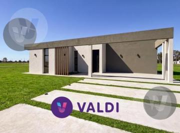 Casa · 115m² · 4 Ambientes · 3 Cocheras · Casa - Fincas Joven