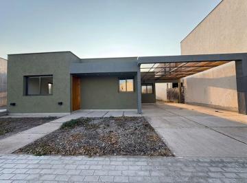 Casa de 8 ambientes, General Gutiérrez · Casa en Alquiler en Olivos del Torreón | 3 Dorm. | 3 Baños | Suite | Vestidor | Cochera