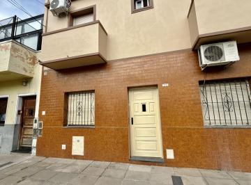 QBM-QB1-1772_2 · Alquiler de Departamento Tipo Casa de 2 Ambientes con Patio y Lavadero Flores