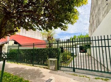 Casa · 70m² · 3 Ambientes · 1 Cochera · Venta Casa Americana 3 Ambientes con Galpon