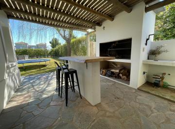 Casa · 210m² · 4 Ambientes · 2 Cocheras · Alquiler Temporal en Talar del Lago 2 Casa Canchera con Pileta y Jardin.