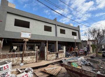 Casa · 69m² · 3 Ambientes · 1 Cochera · A Estrenar - Duplex 4 Amb con Gran Jardín - Valor Promocional