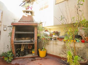 PH · 70m² · 3 Ambientes · Venta PH en Parque Patricio - con Parrilla