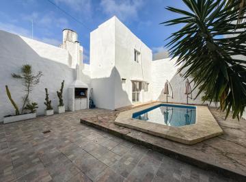 PH · 106m² · 3 Ambientes · 1 Cochera · Venta PH Tipo Casa 3 Ambientes, Piscina y Quincho, en Olivos, Vicente López.