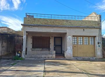 Casa · 145m² · 5 Ambientes · 1 Cochera · Casa Venta Villa Adelina Multifamiliar