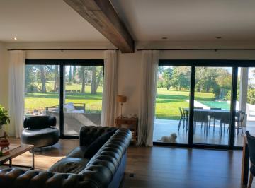Casa · 375m² · 7 Ambientes · 3 Cocheras · Excelente Casa en Las Praderas de Lujan