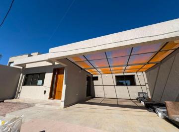 Casa de 8 ambientes, Maipú · Casa en Alquiler en Villa Michelo, Maipú | 3 Dorm. | 3 Baños | Suite | Vestidor | Cochera