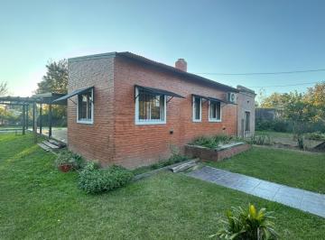 Casa · 160m² · 4 Ambientes · 1 Cochera · Venta de Casa Quinta en Rincón con Gran Terreno