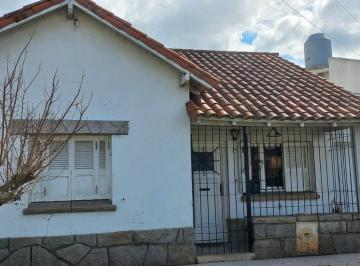 Casa · 104m² · 3 Ambientes · 1 Cochera · Chalet 3 Ambiente - Garaje - Parque - Parrilla