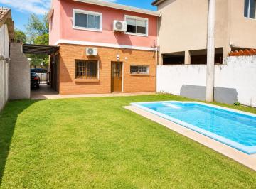 Casa · 160m² · 5 Ambientes · 2 Cocheras · Casa en Venta en El Talar, 5 Ambientes con Parque y Piscina.