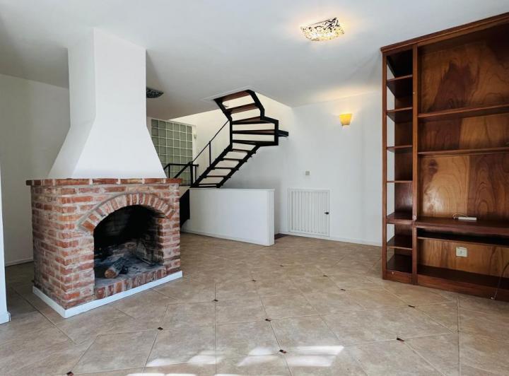 Casa · 150m² · 5 Ambientes · 2 Cocheras
