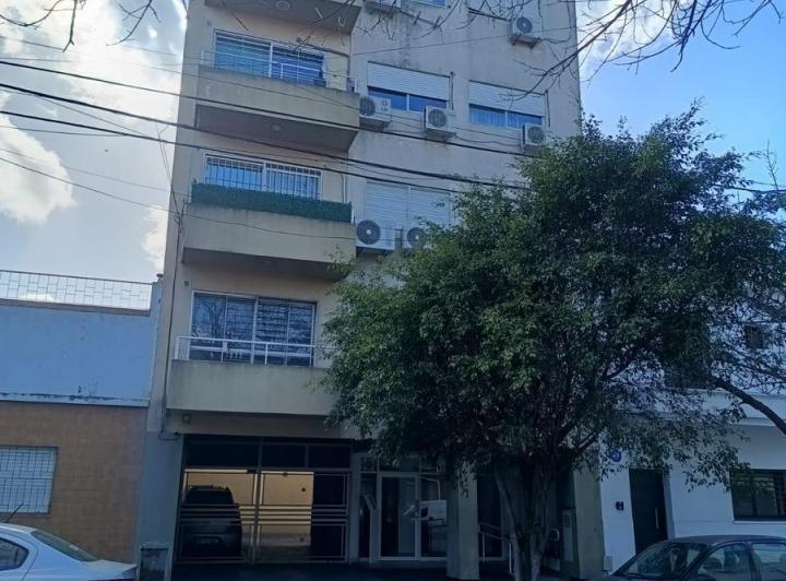 Departamento 2 Amb con Balcón Muy Luminoso!