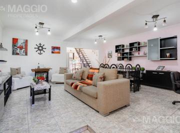 Casa · 220m² · 3 Ambientes · 1 Cochera · Casa Venta en San Justo