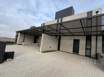 PH · 90m² · 2 Ambientes · 2 Cocheras · Duplex de Dos Plantas Premium en Quebradas de Manantiales