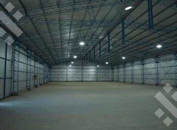 Bodega-Galpón · 1300m² · Alquiler - Nave Industrial con Oficinas (Playa de Maniobras)
