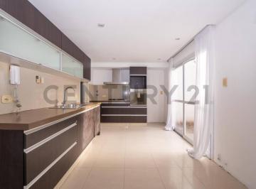 Casa · 164m² · 5 Ambientes · 1 Cochera · Casa en Venta