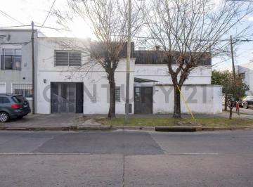Casa · 164m² · 5 Ambientes · 1 Cochera · Casa en PH en Venta