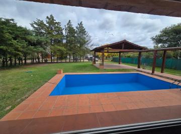 Casa · 226m² · 5 Ambientes · 6 Cocheras · Chacras 4 Dorm. 2 Baños Quincho Jardin Piscina