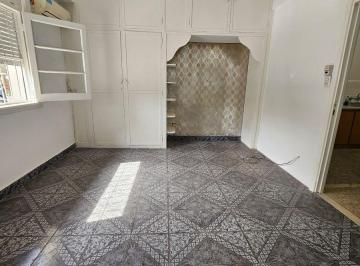 Departamento de 1 ambiente, Barracas · Depto Monoambiente, Exc Ubicación, Al Frente y Luminoso, con Patio.